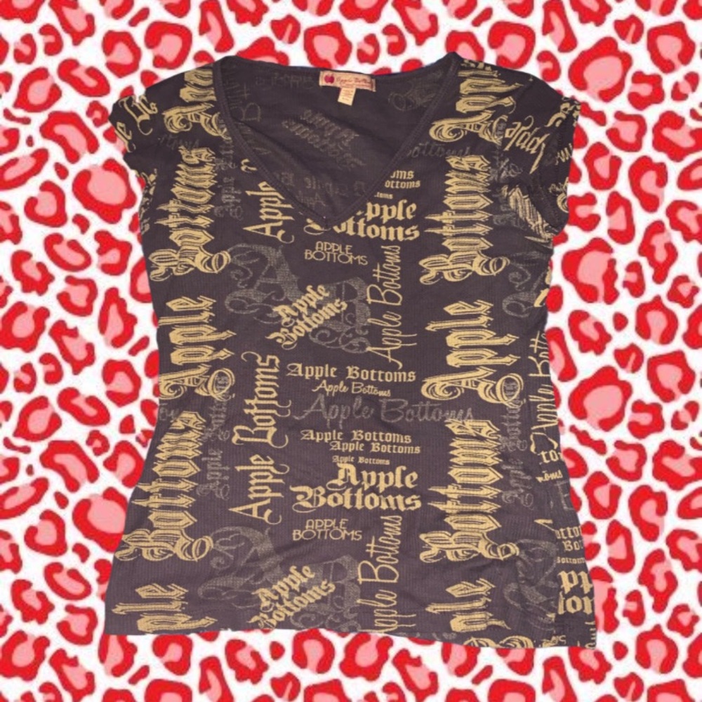 SUPER cute rare apple bottoms tee!